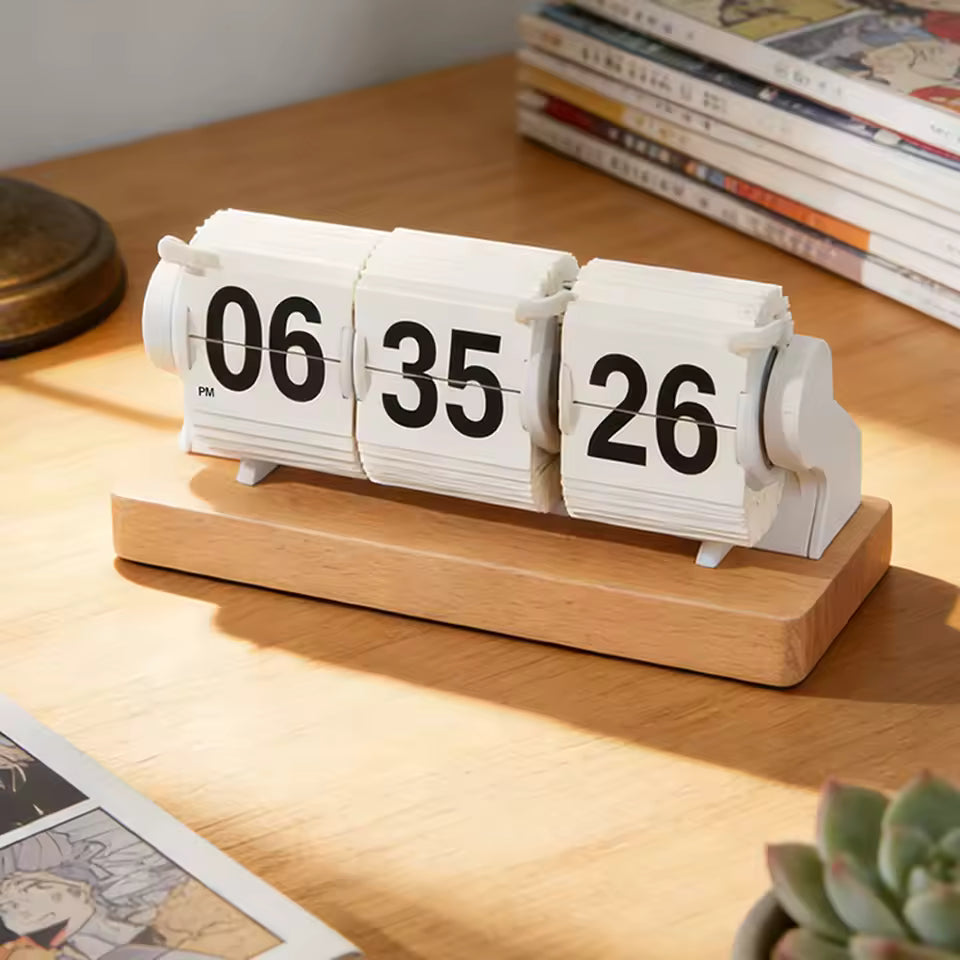 Wooden Flip Clock with Seconds Display – Automatic Page Turning Timer for Home & Office Desk Décor